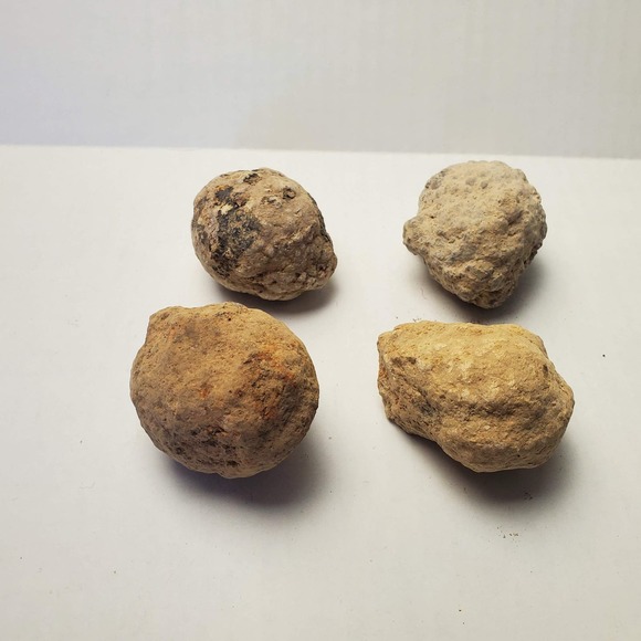 Geodes Unopen 4 stones geo stones - Picture 1 of 4